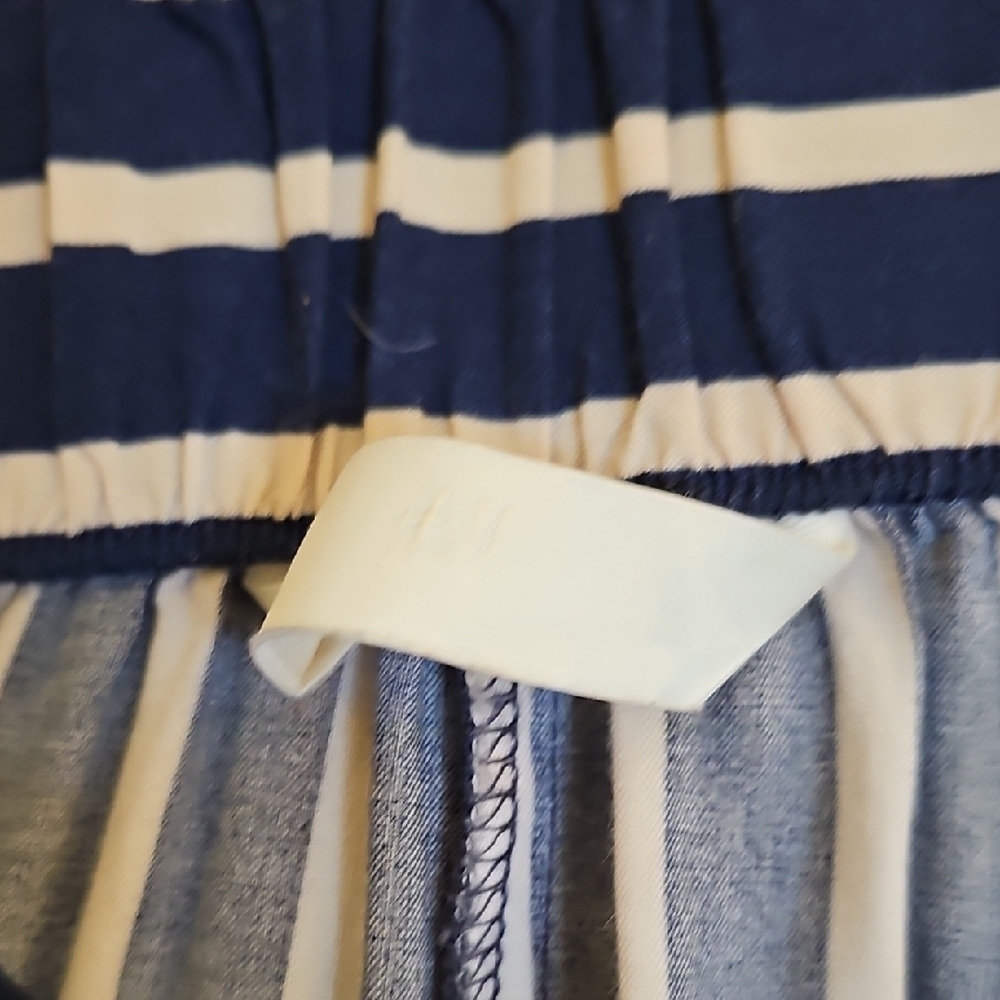 H&M Dark Blue and White Striped Women's Shorts - Picture 7 of 8